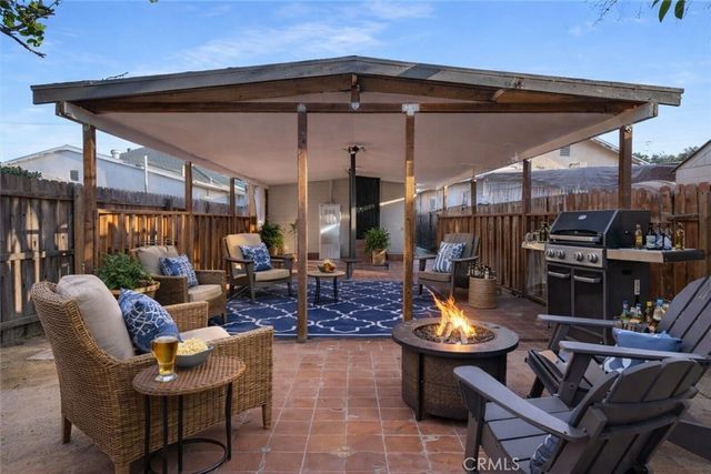 1450 W 35th Place, Los Angeles, CA 90018