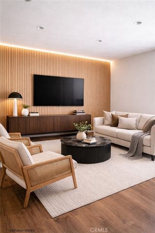 1450 W 35th Place, Los Angeles, CA 90018