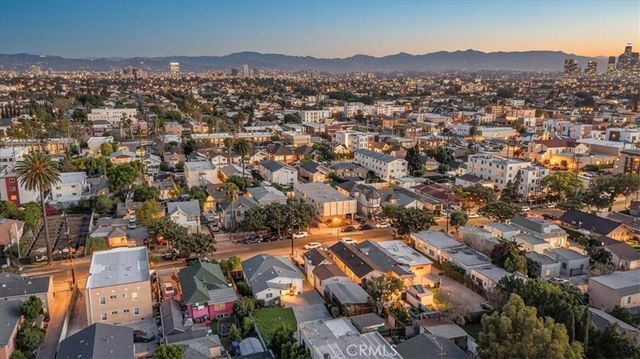 1450 W 35th Place, Los Angeles, CA 90018