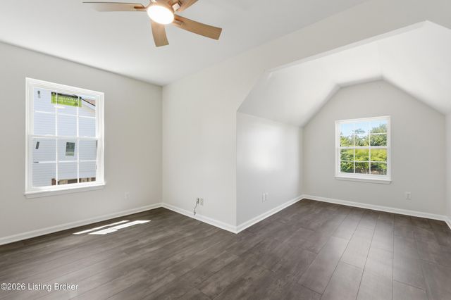 8703 Sanctuary Ln, Louisville, KY 40291