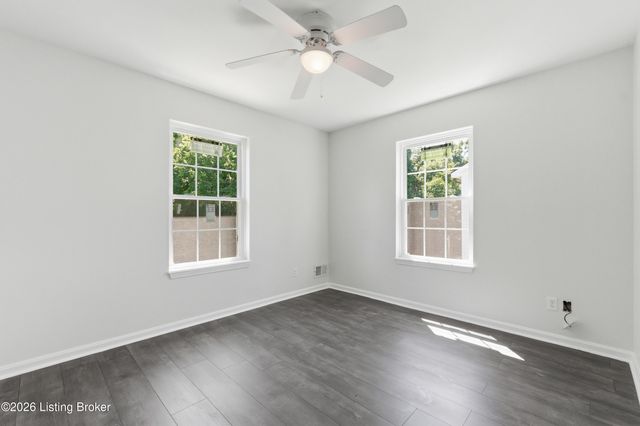 8703 Sanctuary Ln, Louisville, KY 40291