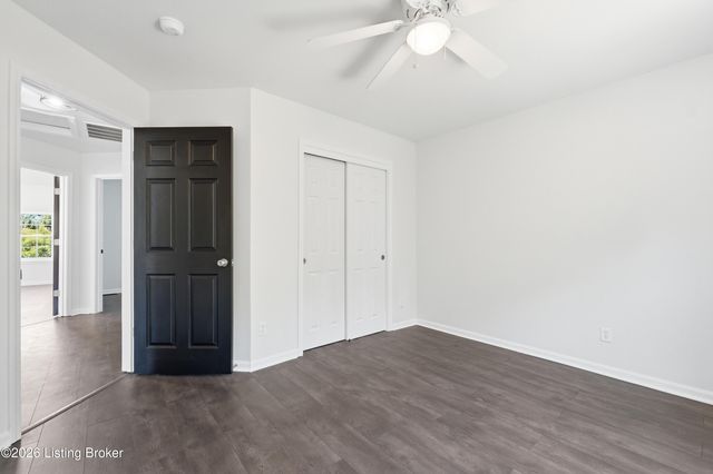 8703 Sanctuary Ln, Louisville, KY 40291