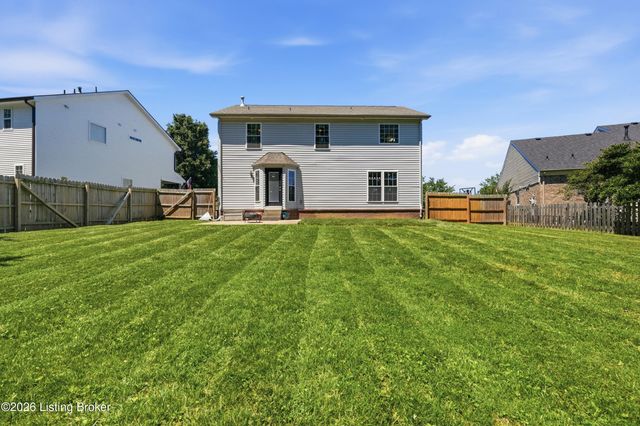8703 Sanctuary Ln, Louisville, KY 40291