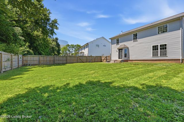 8703 Sanctuary Ln, Louisville, KY 40291