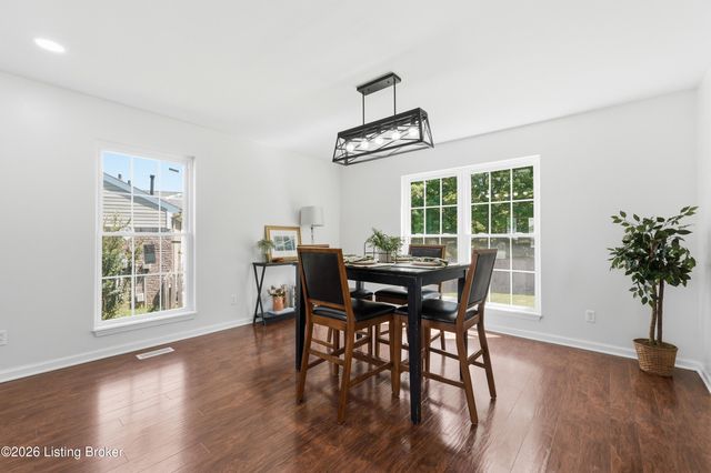 8703 Sanctuary Ln, Louisville, KY 40291