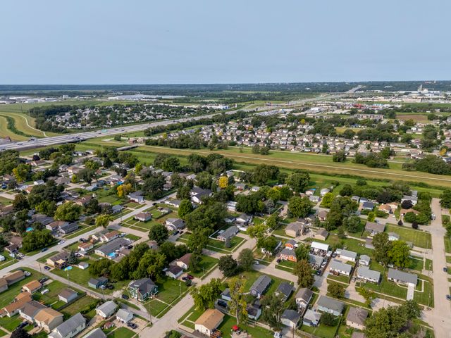 1011 24TH Avenue, Council Bluffs, IA 51501