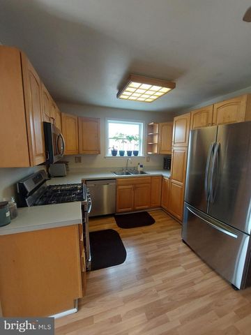10960 TEMPLETON DR, Philadelphia, PA 19154