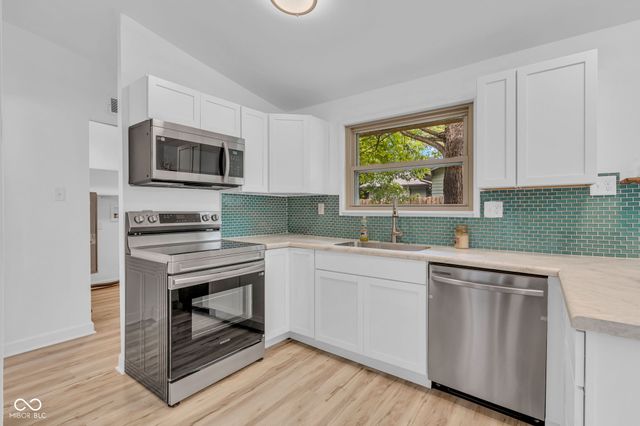 9105 Washington Boulevard, Indianapolis, IN 46240