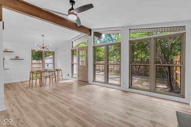 9105 Washington Boulevard, Indianapolis, IN 46240