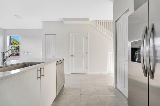 1716 SE 26th Rd 1716, Homestead, FL 33035