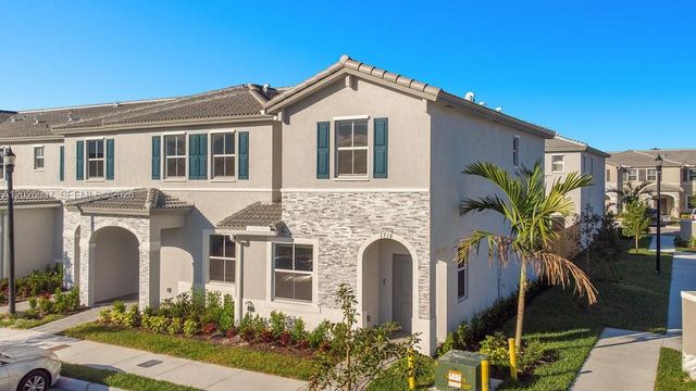 1716 SE 26th Rd 1716, Homestead, FL 33035