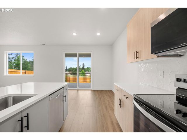 16017 Barlow Trail Ln, Oregon City, OR 97045