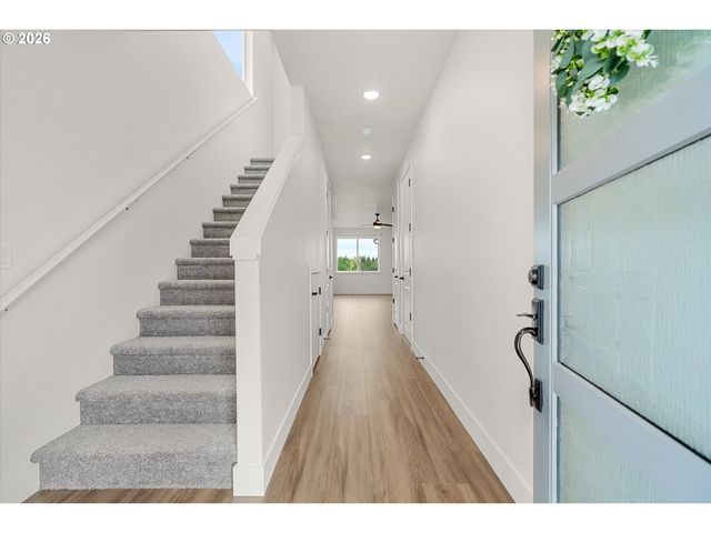 16017 Barlow Trail Ln, Oregon City, OR 97045