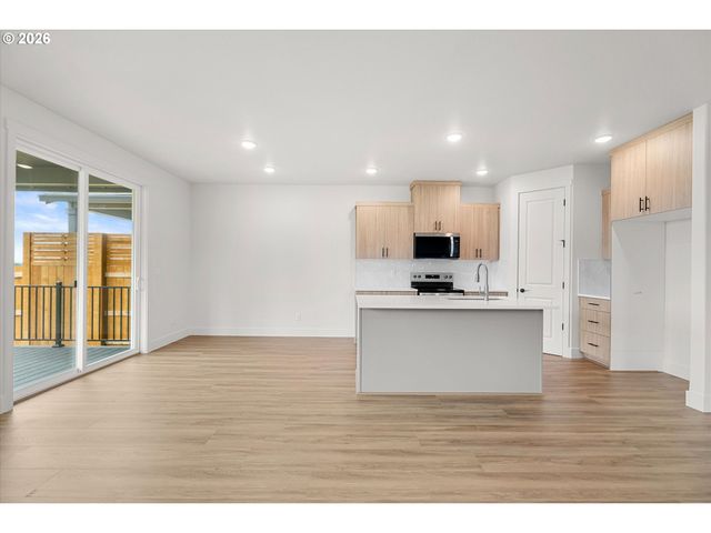 16017 Barlow Trail Ln, Oregon City, OR 97045
