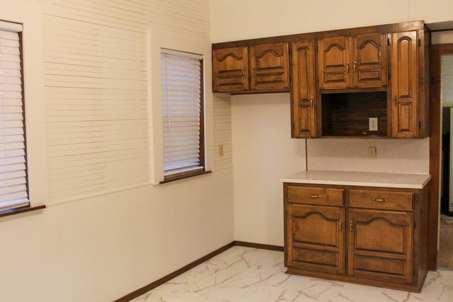 610 W 6th, Cisco, TX 76437