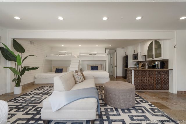 7110 S Evanston Avenue, Tulsa, OK 74136