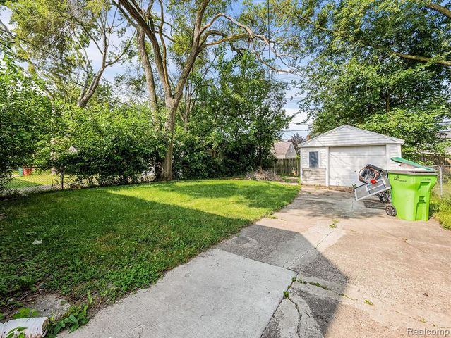 21733 Rausch Avenue, Eastpointe, MI 48021