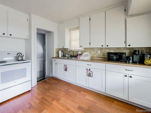 21733 Rausch Avenue, Eastpointe, MI 48021