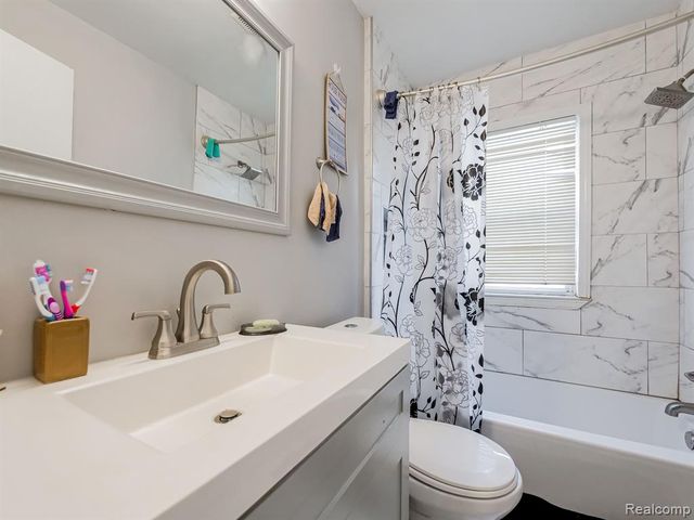 21733 Rausch Avenue, Eastpointe, MI 48021