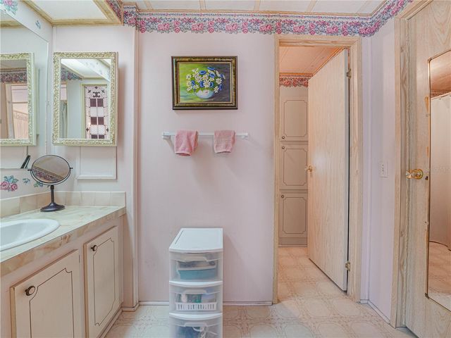 1679 FOXWAY DRIVE, Lakeland, FL 33810