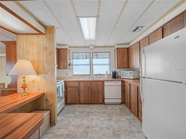 1679 FOXWAY DRIVE, Lakeland, FL 33810