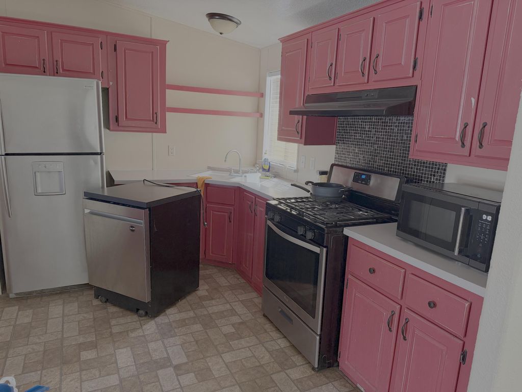 Image 2 of property listing at 617 Wisconsin Street, Belen, NM 87002