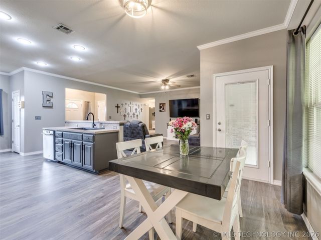 14028 S 298th East Avenue, Coweta, OK 74429