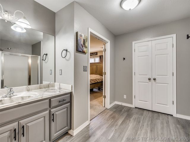 14028 S 298th East Avenue, Coweta, OK 74429