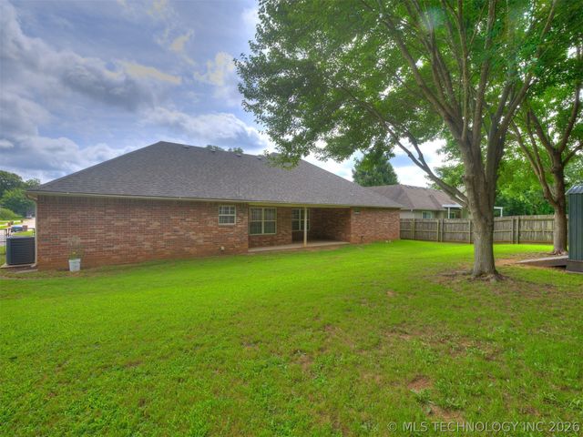 14028 S 298th East Avenue, Coweta, OK 74429