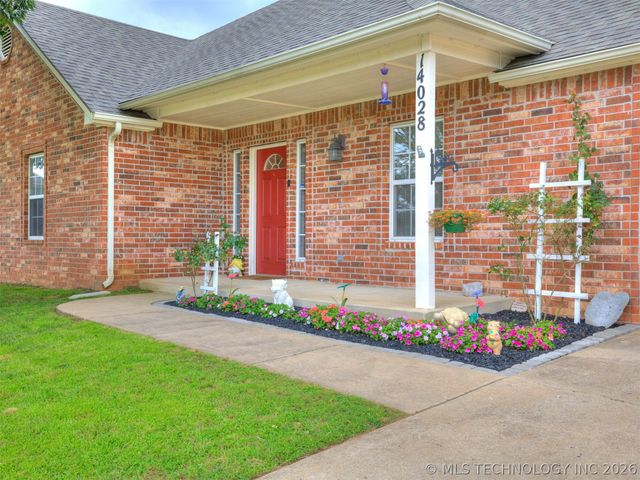 14028 S 298th East Avenue, Coweta, OK 74429