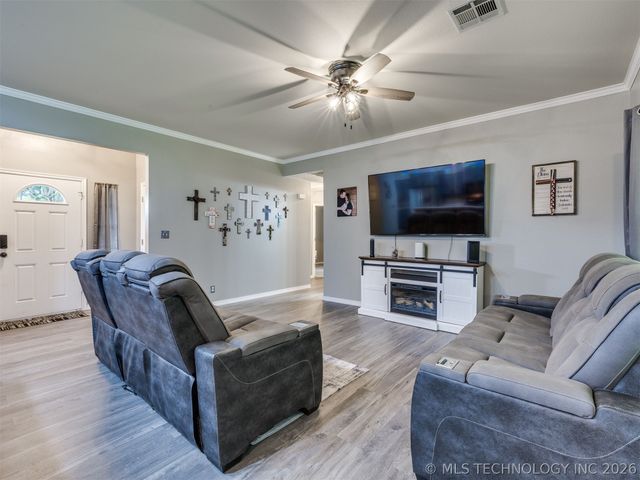 14028 S 298th East Avenue, Coweta, OK 74429
