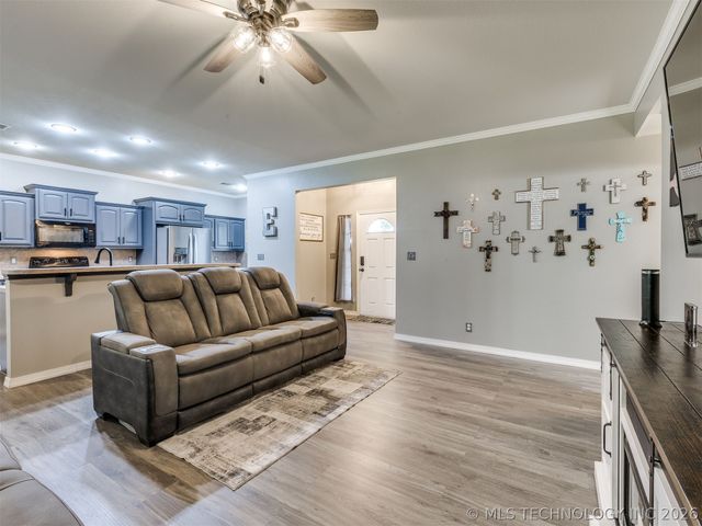 14028 S 298th East Avenue, Coweta, OK 74429