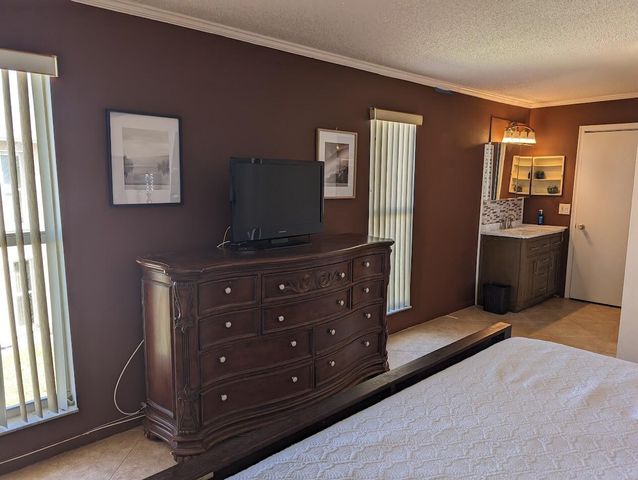 1710 NW 18th Avenue 204, Delray Beach, FL 33445