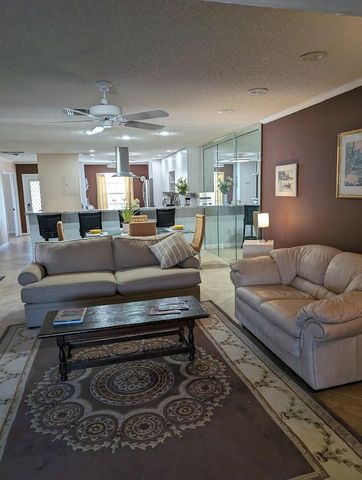 1710 NW 18th Avenue 204, Delray Beach, FL 33445