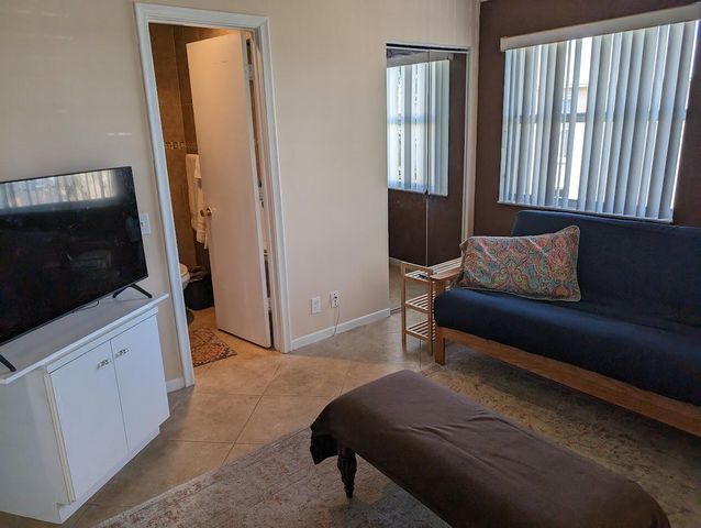 1710 NW 18th Avenue 204, Delray Beach, FL 33445