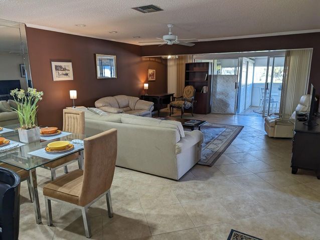 1710 NW 18th Avenue 204, Delray Beach, FL 33445