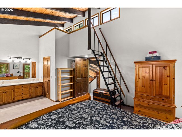 28560 SUTHERLIN Ln, Eugene, OR 97405