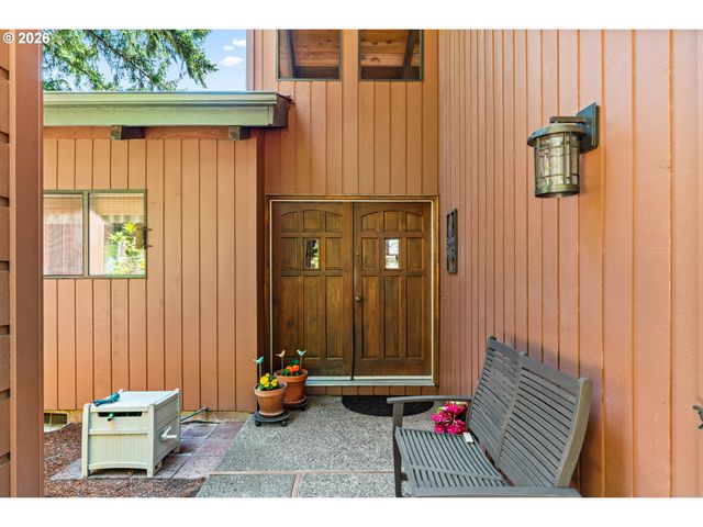 28560 SUTHERLIN Ln, Eugene, OR 97405