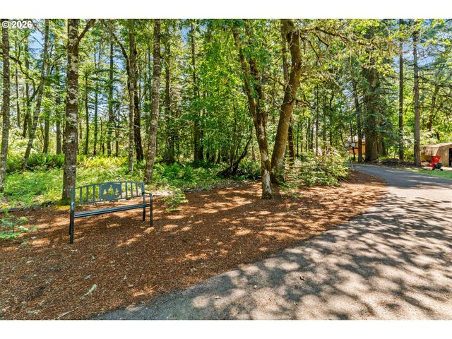 28560 SUTHERLIN Ln, Eugene, OR 97405