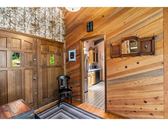 28560 SUTHERLIN Ln, Eugene, OR 97405