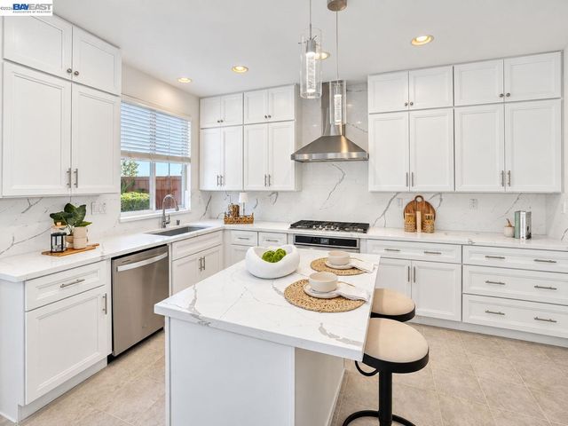 1098 Boyle St., Union City, CA 94587