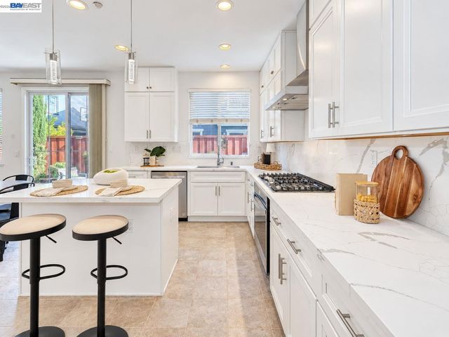 1098 Boyle St., Union City, CA 94587