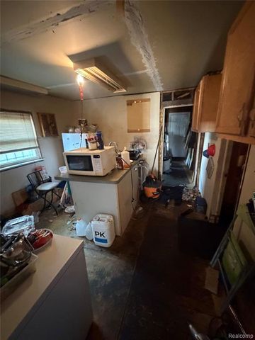21385 Garden Lane, Ferndale, MI 48220