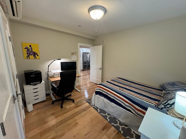 11 Eliot 3, Boston, MA 02130