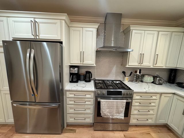 11 Eliot 3, Boston, MA 02130