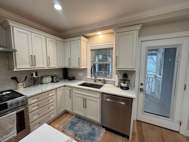 11 Eliot 3, Boston, MA 02130