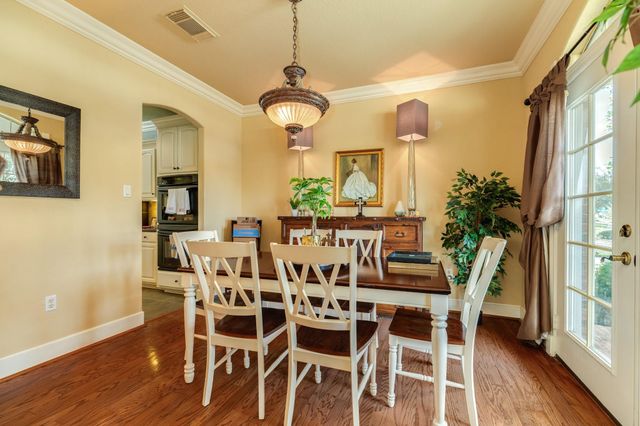 204 Arrowhead Drive, Lake Jackson, TX 77566