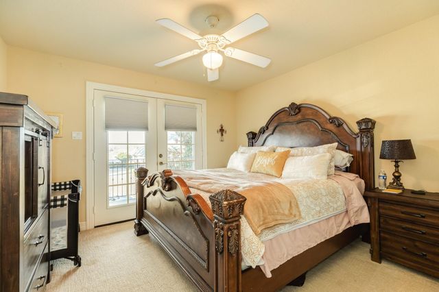 204 Arrowhead Drive, Lake Jackson, TX 77566