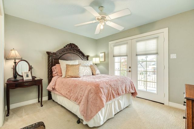 204 Arrowhead Drive, Lake Jackson, TX 77566