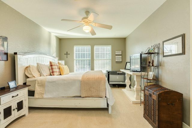 204 Arrowhead Drive, Lake Jackson, TX 77566